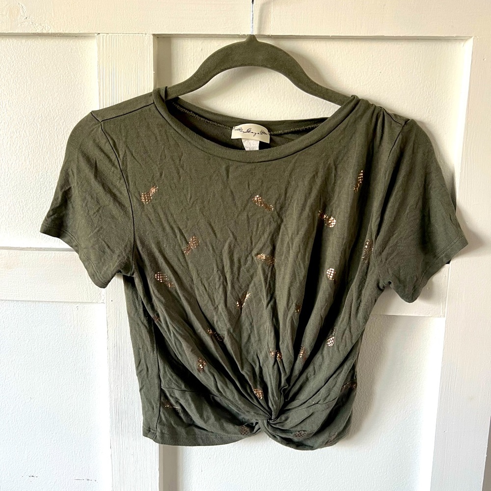 Gaze women’s XS olive green cropped t shirt gold pineapple print soft material